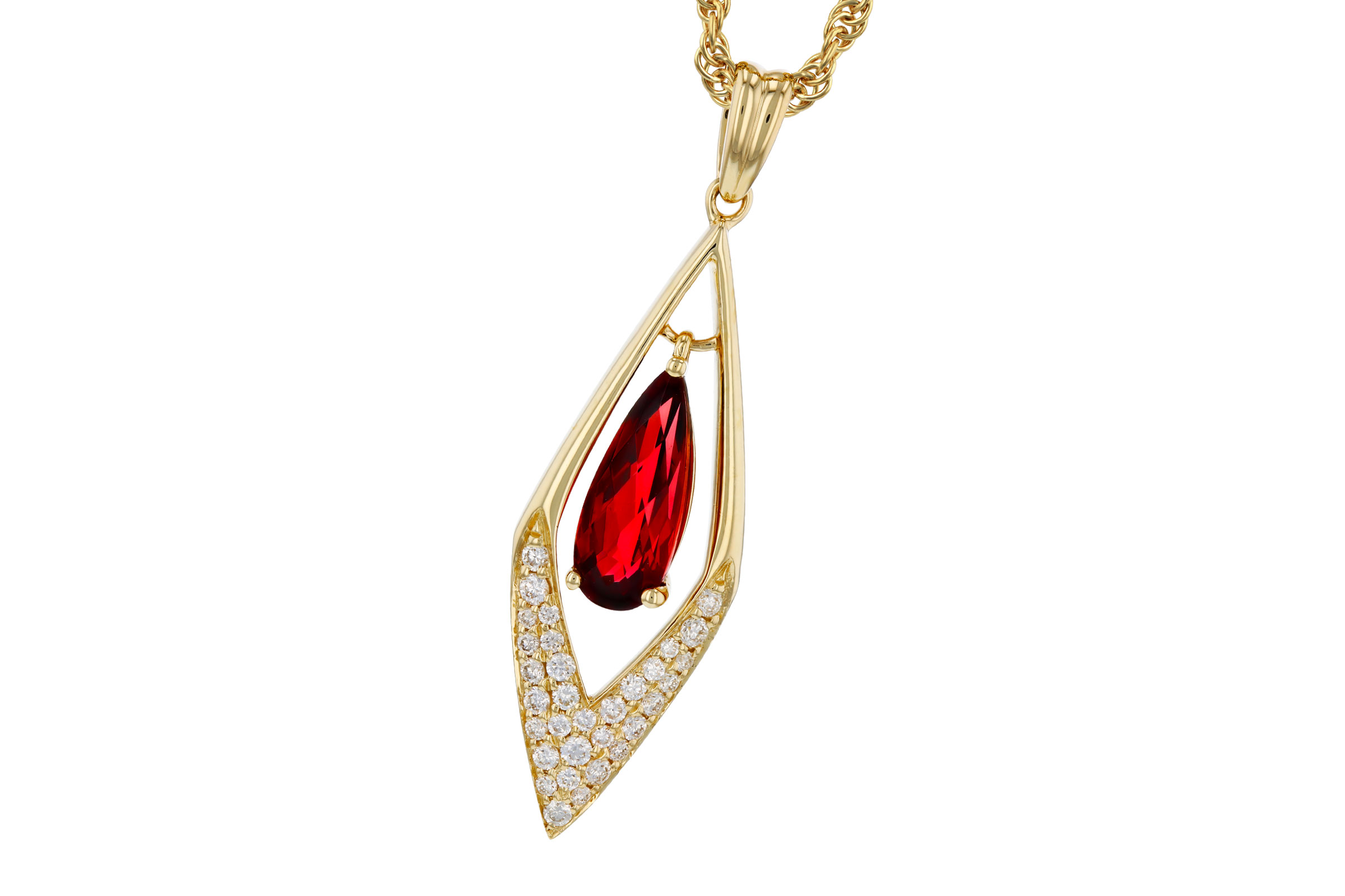 M321-66291: NECK .93 GARNET 1.10 TGW (10x4MM GAR)